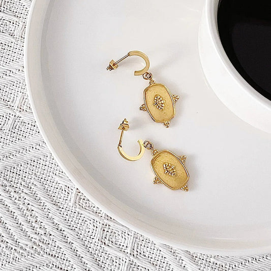 18K Gold Titanium C-Shaped Block Earrings