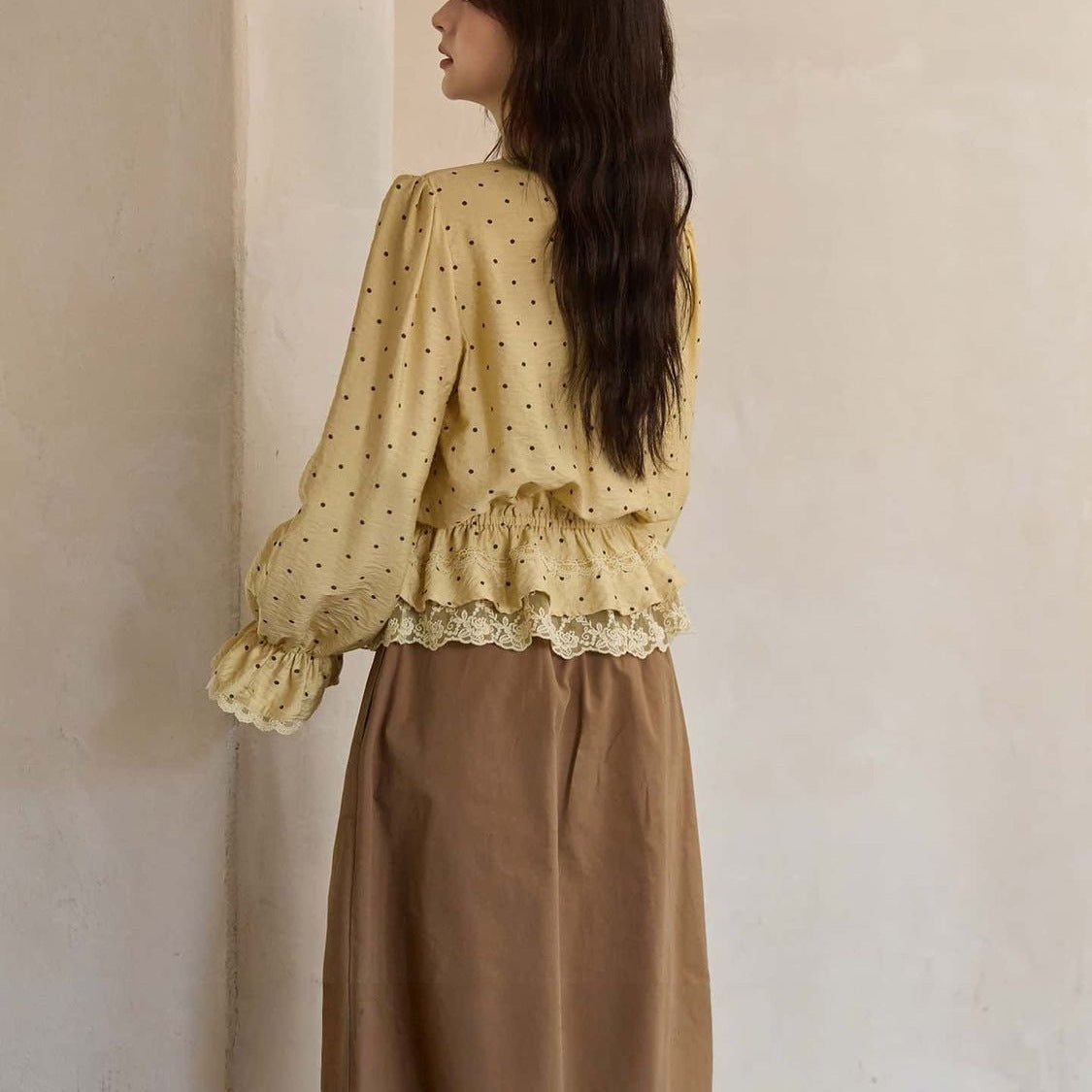 Yellow Polka-Dot Linen Blouse For Women Lace-Trimmed V-Neck Commuter-Style Designer Top