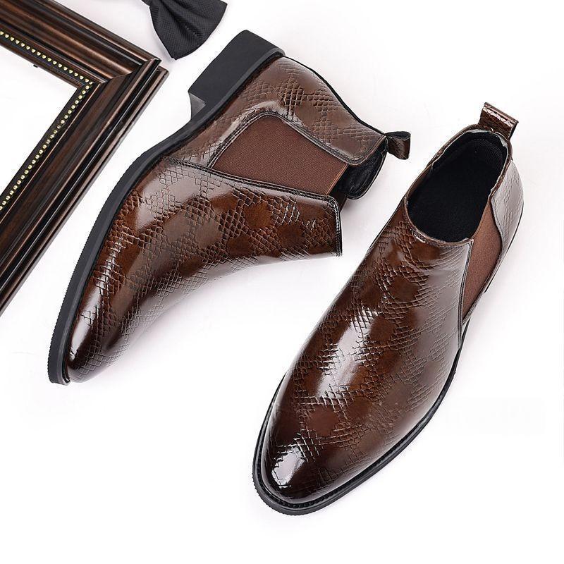 Mens British-style Pointed Leather Boots