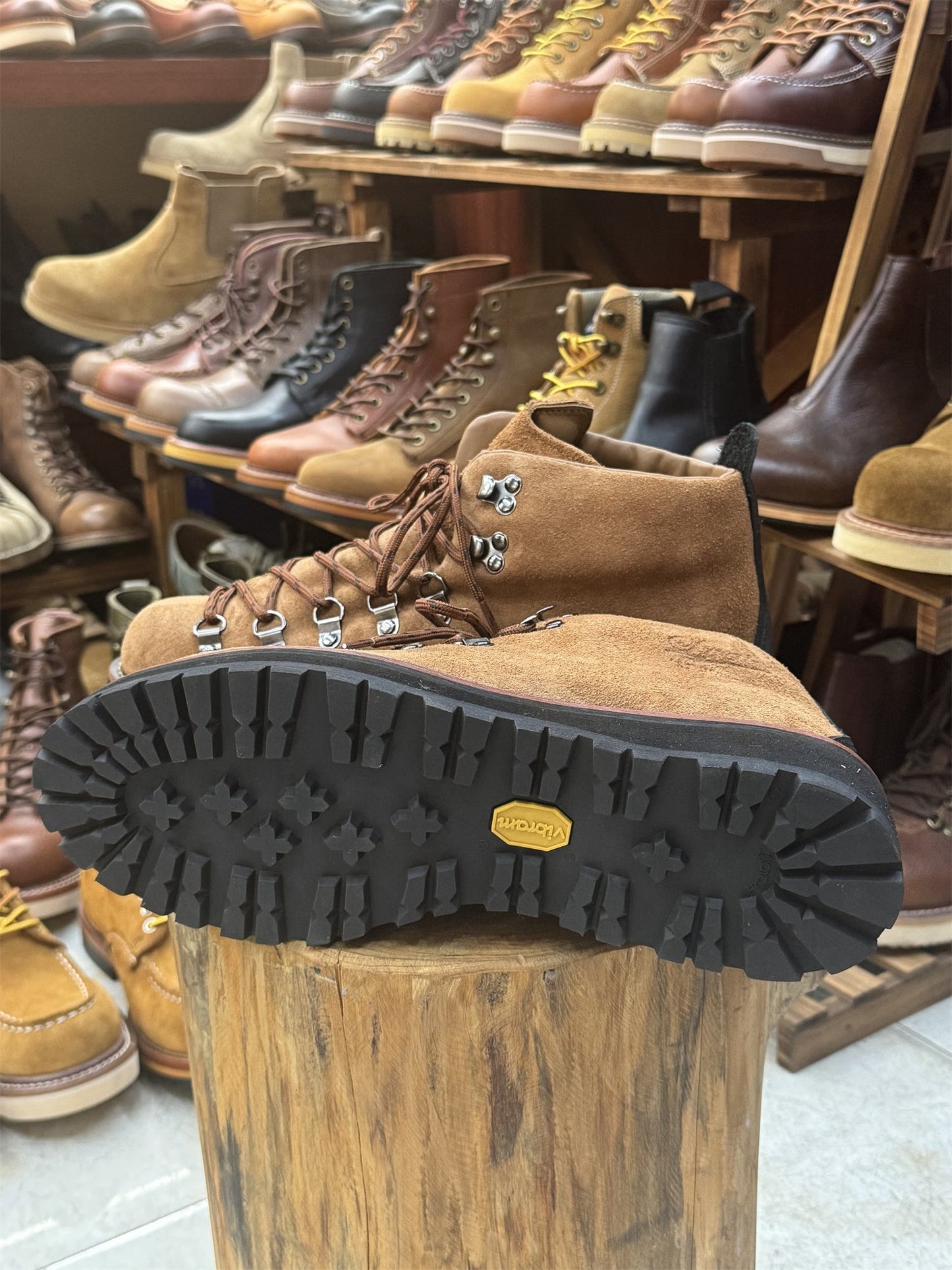 Handcrafted Vintage Outdoor Hiking And Trekking Waterproof Work Boots