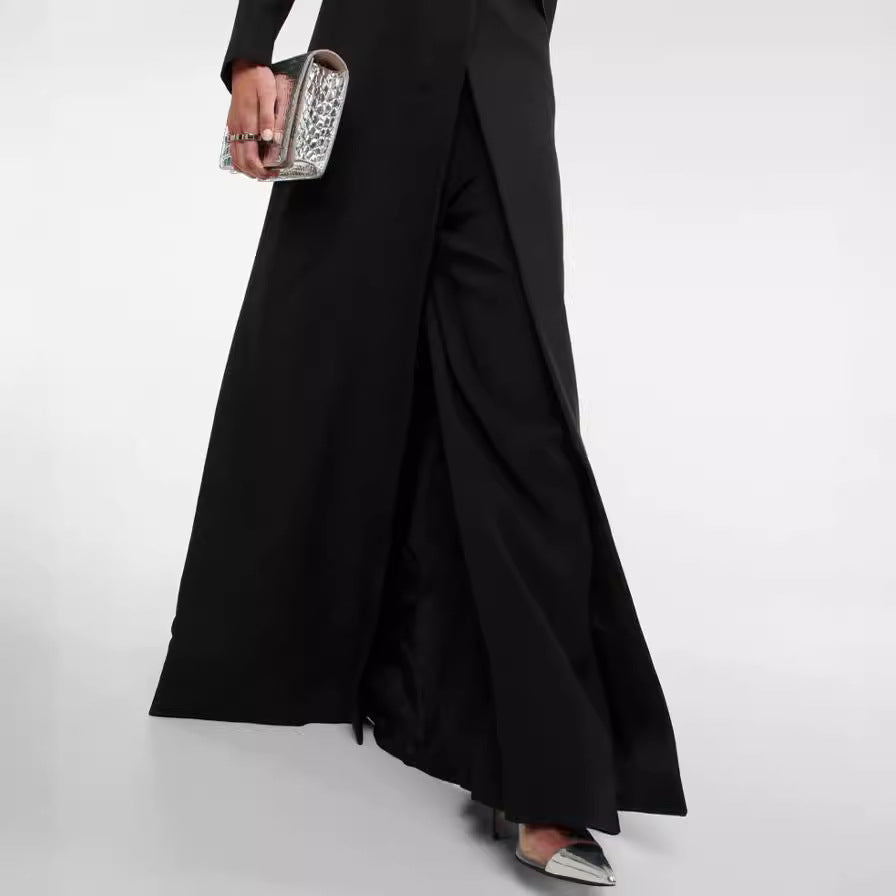 Elegant Tailored Womens Suit With A Sophisticated Jacket
