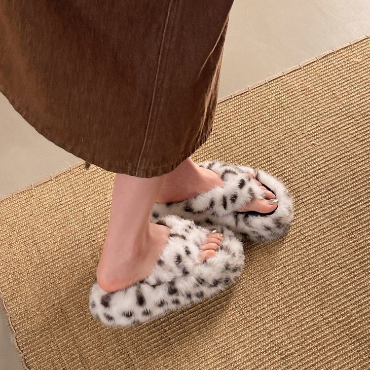 Women's Toe Post Furry Slippers, 2026 Autumn New Arrival, Stylish Leopard Print Warm Furry Slides For Indoor And Outdoor Wear