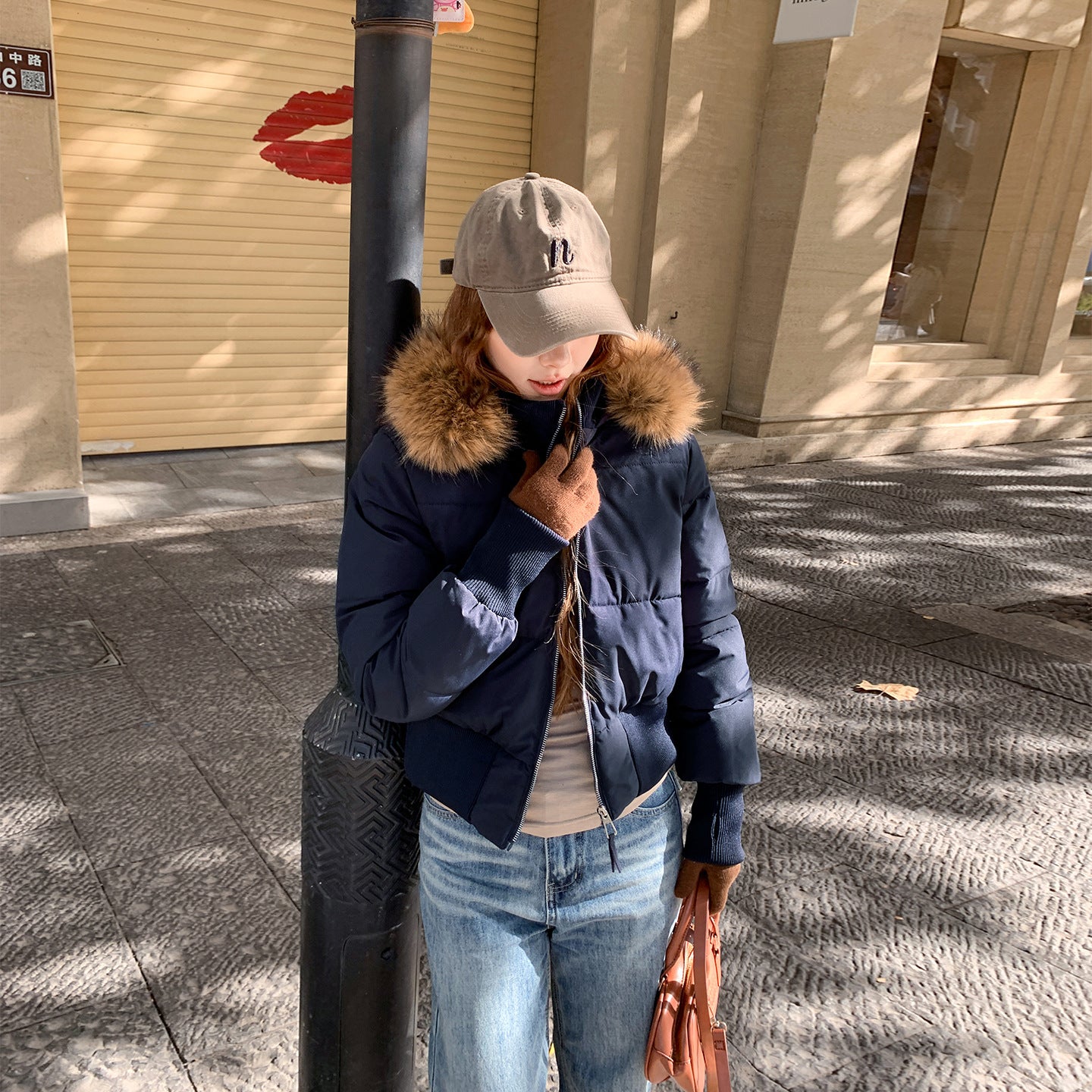 Womens Stylish Waist-cinching Figure-flattering Cropped Coat With A Large Fur-lined Hood