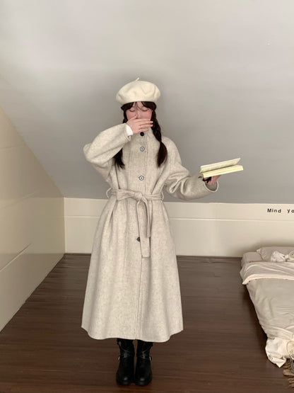 Womens Long Wool Coat With A Single-breasted Design