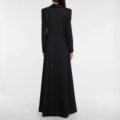 Elegant Tailored Womens Suit With A Sophisticated Jacket