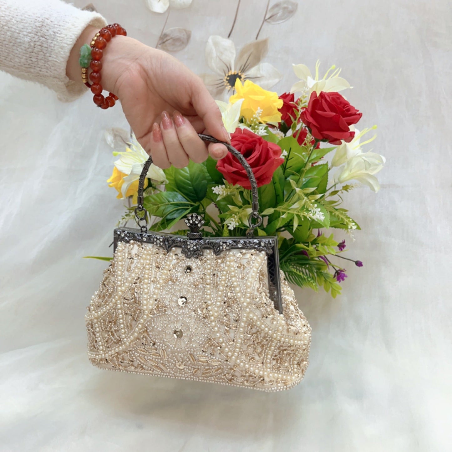 Retro Classic Fashionable Womens All-Handmade Beaded Handbag