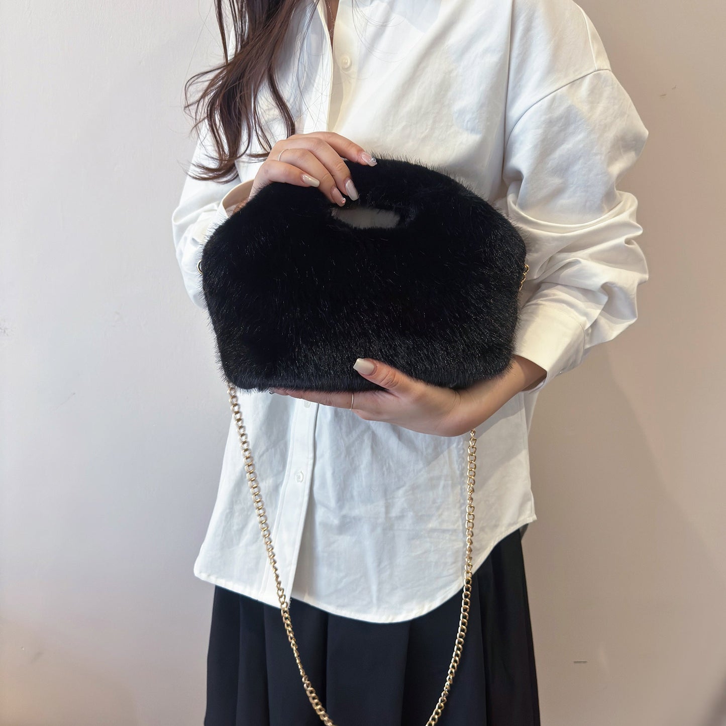 Clutch Handbag With A Chain Can Be Worn Crossbody