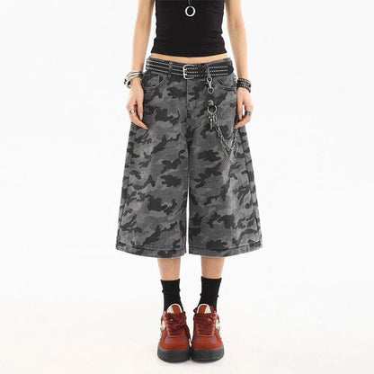 Retro Camouflage Cropped Denim Shorts For Women