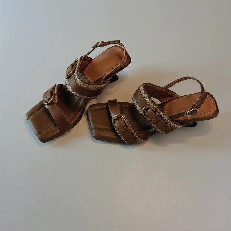 French Style Wedge And Fashionable Open Toed Sandals For Women
