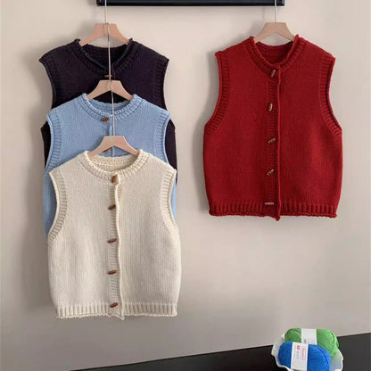 Design Focused Round Neck Ribbed Knit Vest With Wooden Buttons