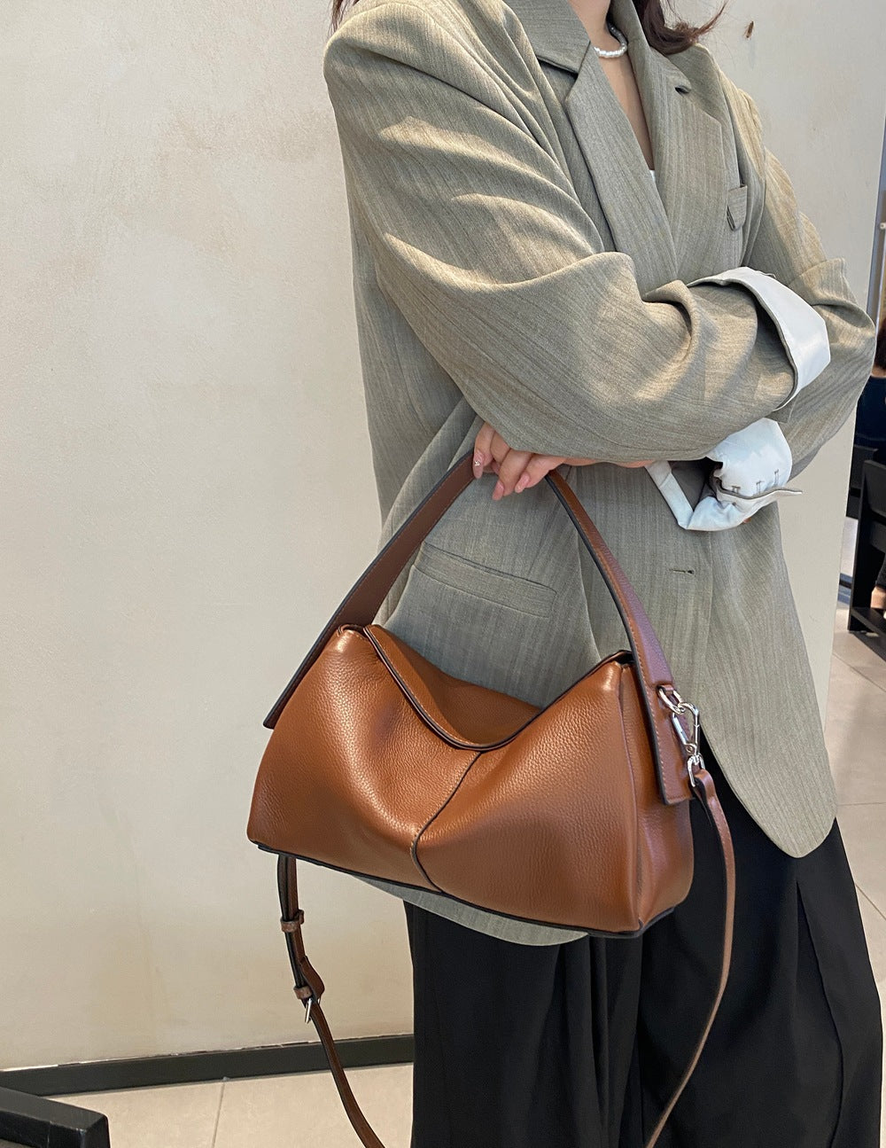 Versatile Womens Tote And Crossbody Bag