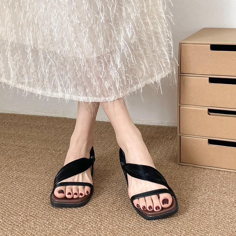 Korean Style Square Toe Soft Sole One Strap Sandals Wedge Heel Slide Sandals Women Summer Outdoor Wear 2026 New Versatile Beach Slides