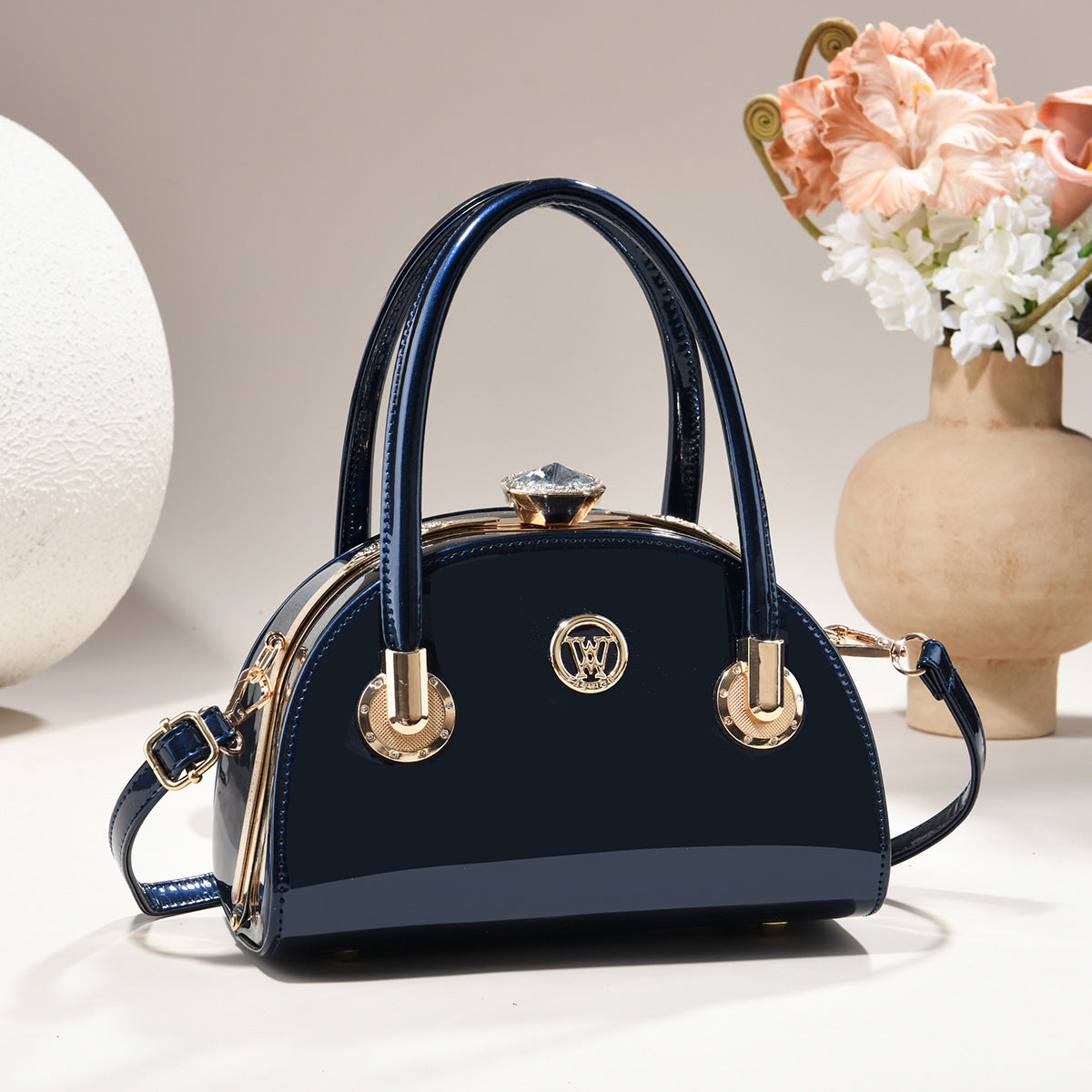 Womens Gold-trimmed Handbag Light-luxury Glossy-leather Shell Bag