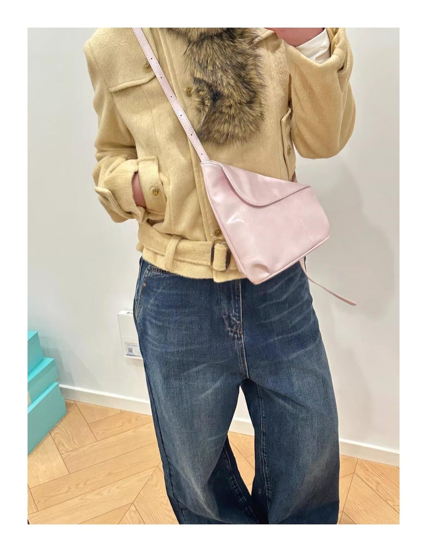 New Arrival Niche-design Oil-waxed Leather Crossbody Bag