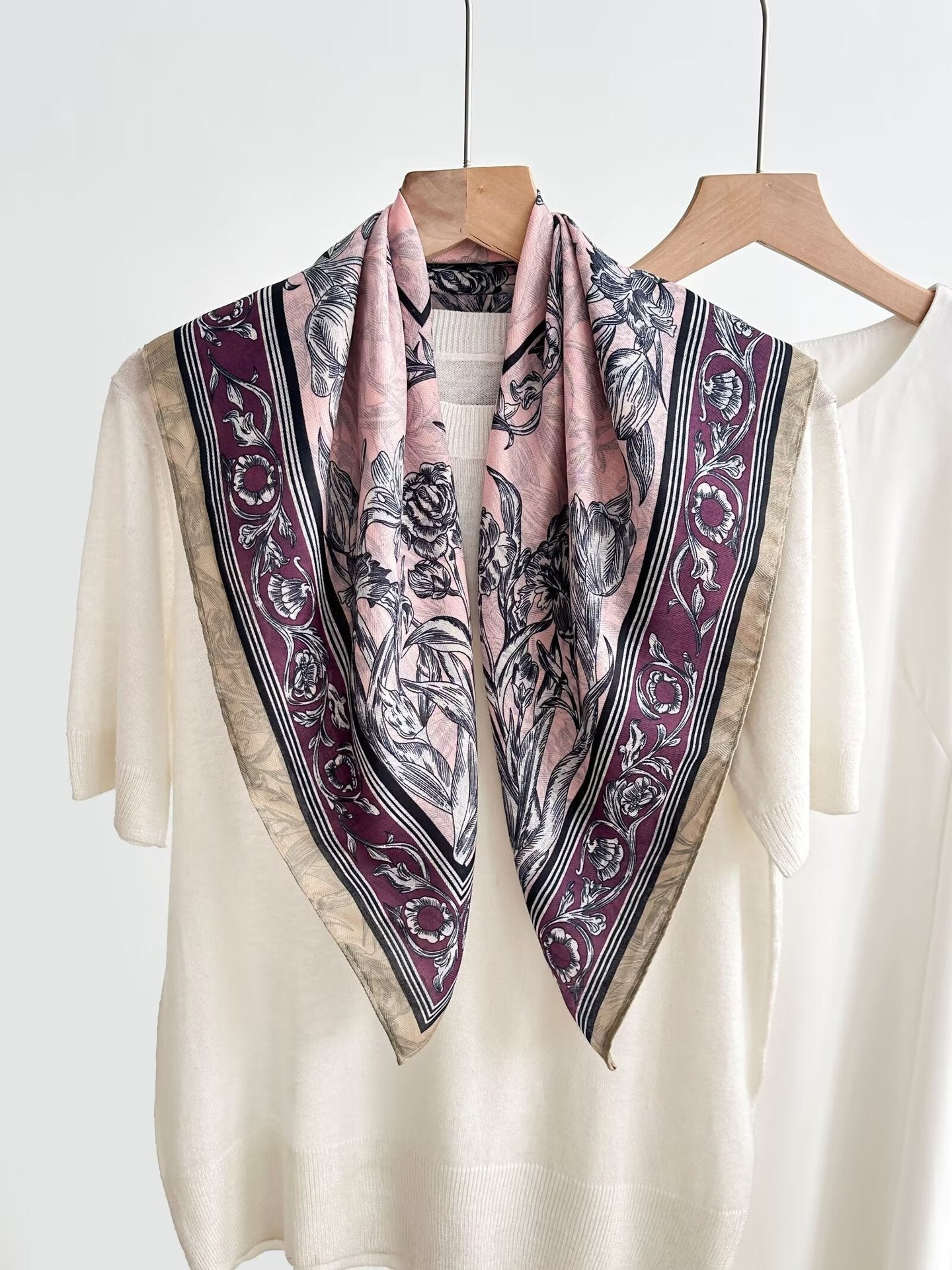 Women's Vintage High-end Outer Silk Scarf