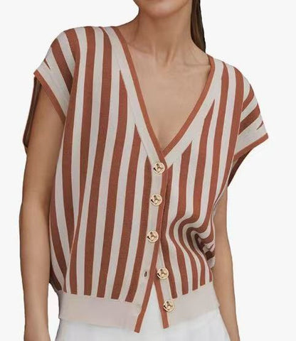 Womens Casual V-neck Knit Vest With A Fitted Waist Perfect For Layering Or Wearing Solo As An Outer Layer