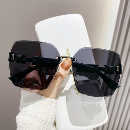 Portable And Versatile UV-Protective Frameless Sunglasses