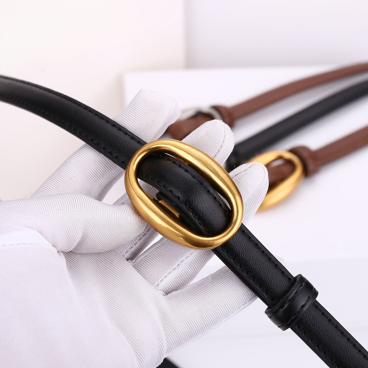 Womens Leather Belt With A Slim Waistband, Made From Smooth Leather And Featuring No Pre-punched Holes