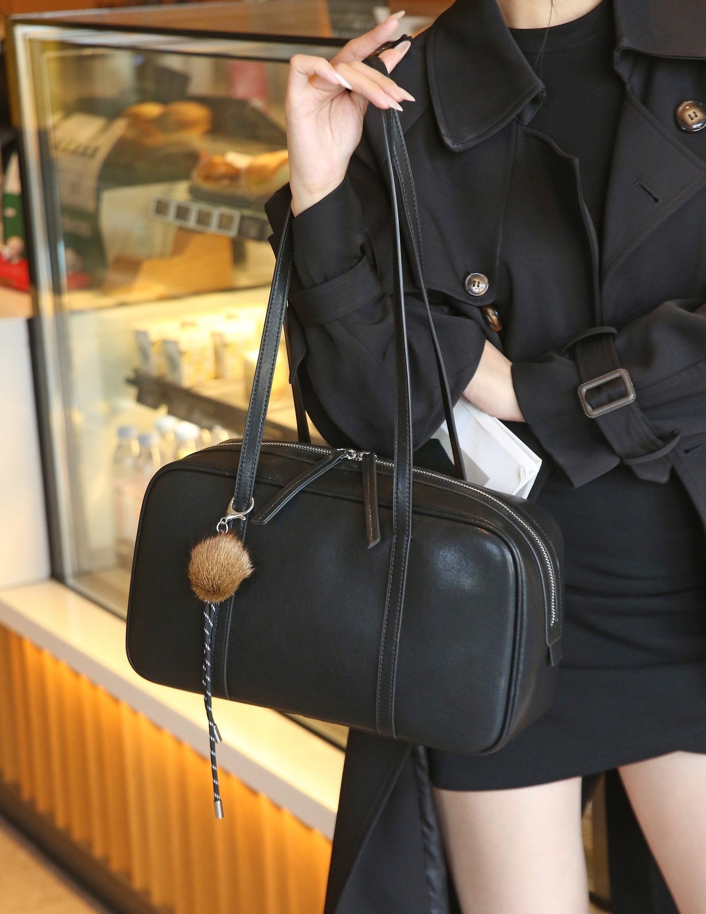 Genuine Leather Women's Bag, New First-layer Cowhide Boston Bag, Baguette Bag, Light Luxury Bowling Bag, Shoulder Bag