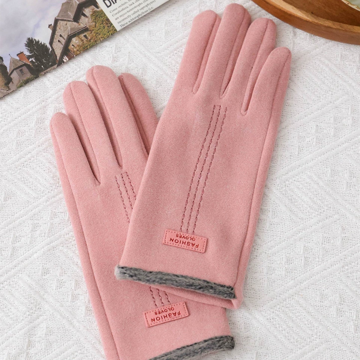 Womens Winter Thermal Gloves Made From Duvet Fabric With Touchscreen Compatibility And Three-Strand Fleece Edges