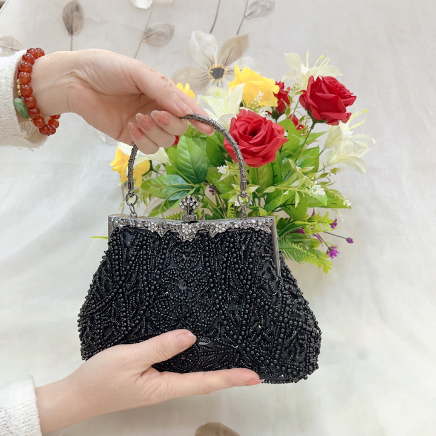 Retro Classic Fashionable Womens All-Handmade Beaded Handbag