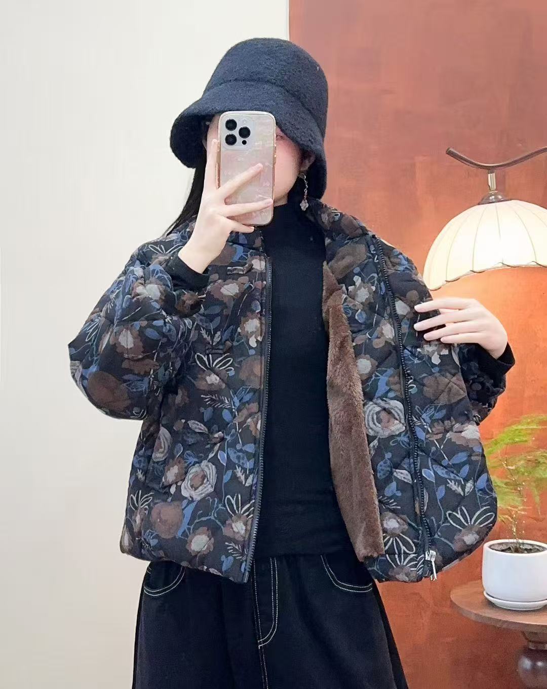 Womens Cotton-Polyester Printed Stand-Collar Coat