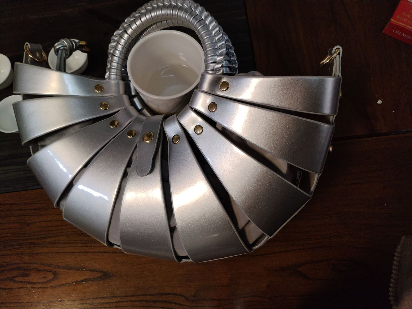 New Niche Hollow-out Inner-pocket Shell Handbag