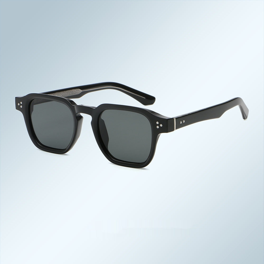 New Womens High-end Intricately Crafted Sunglasses