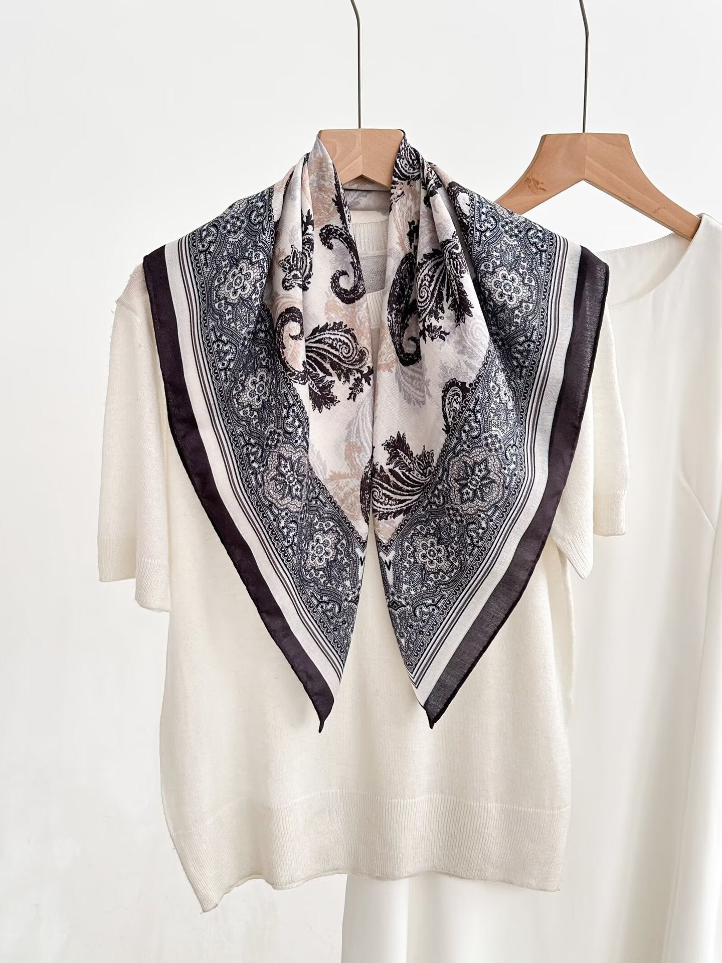 Women's Vintage High-end Outer Silk Scarf