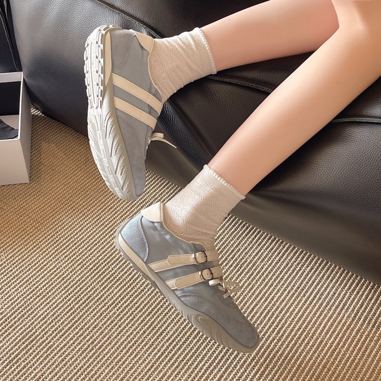 Versatile And Lightweight Retro Flat White Shoes For Women, 2026 New Summer Soft Soled Casual Training Board Shoes
