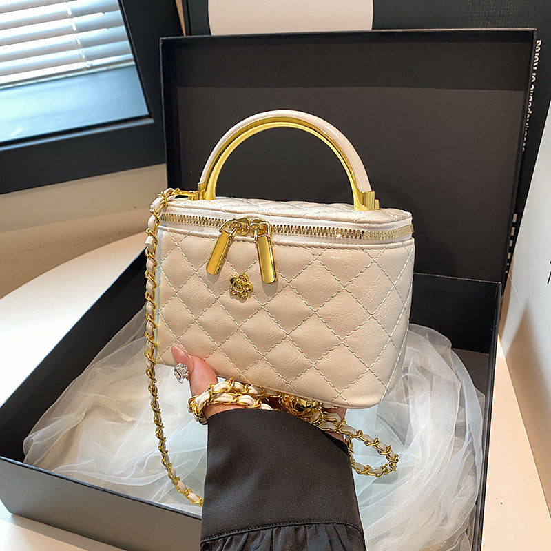 Women's Shoulder Diamond-pattern With Embroidered Thread And Chain Handheld Box Bag
