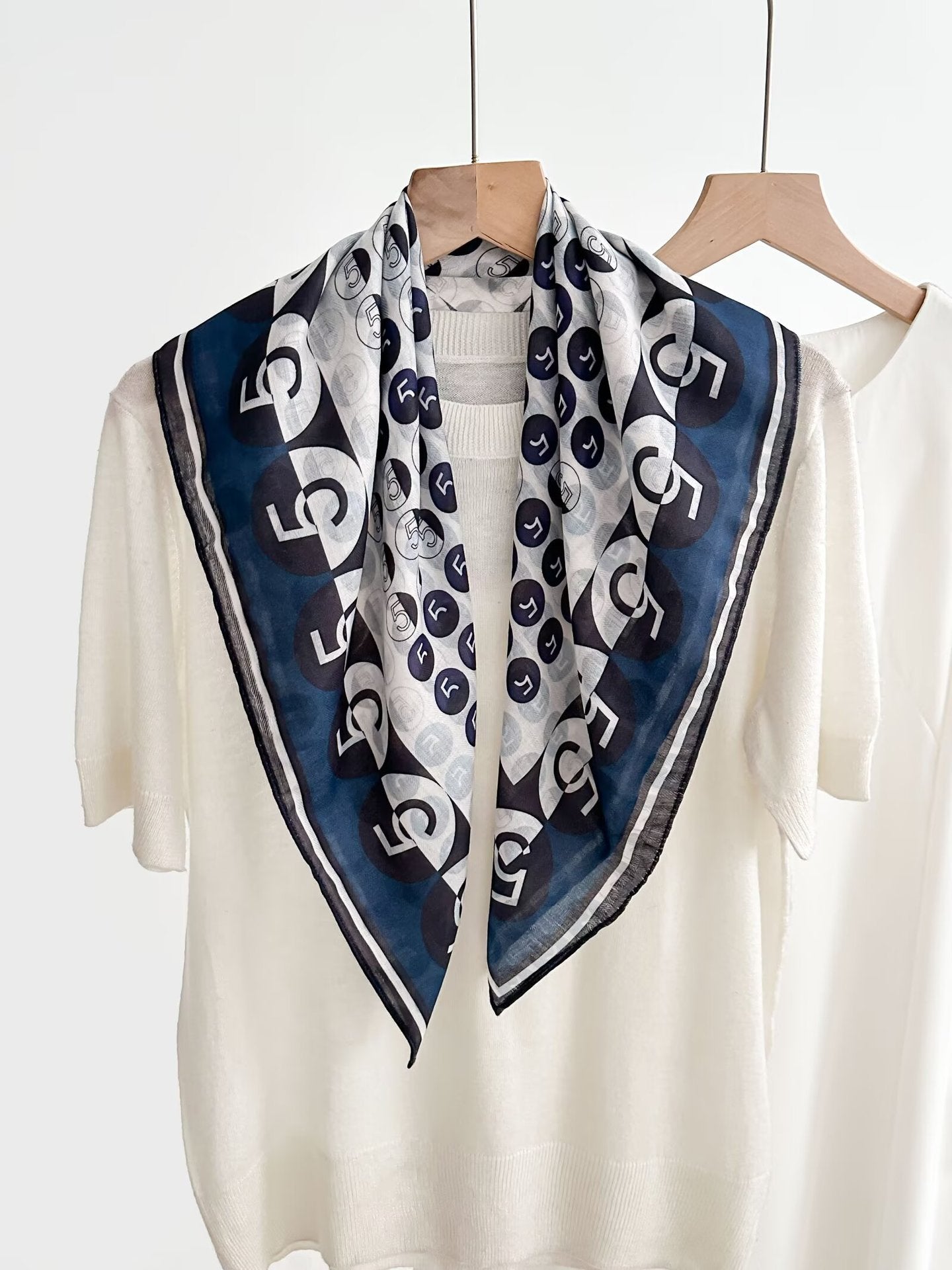 Women's Vintage High-end Outer Silk Scarf