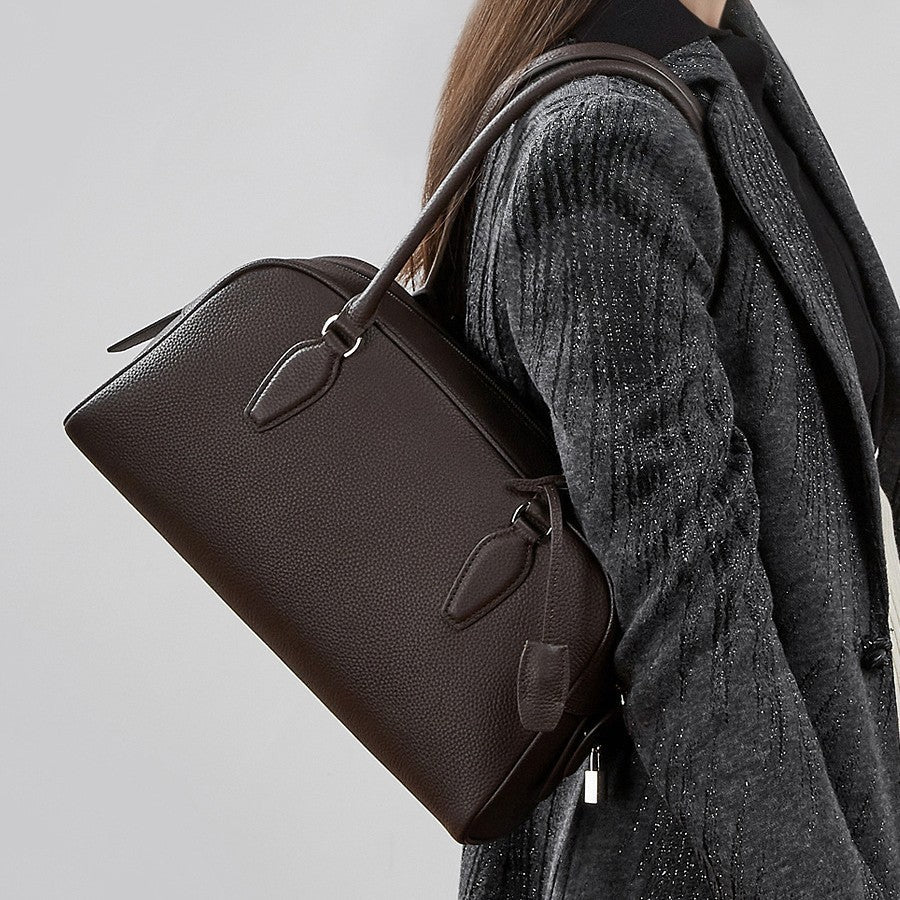 Leather Niche Shoulder Bag With A Long Handle
