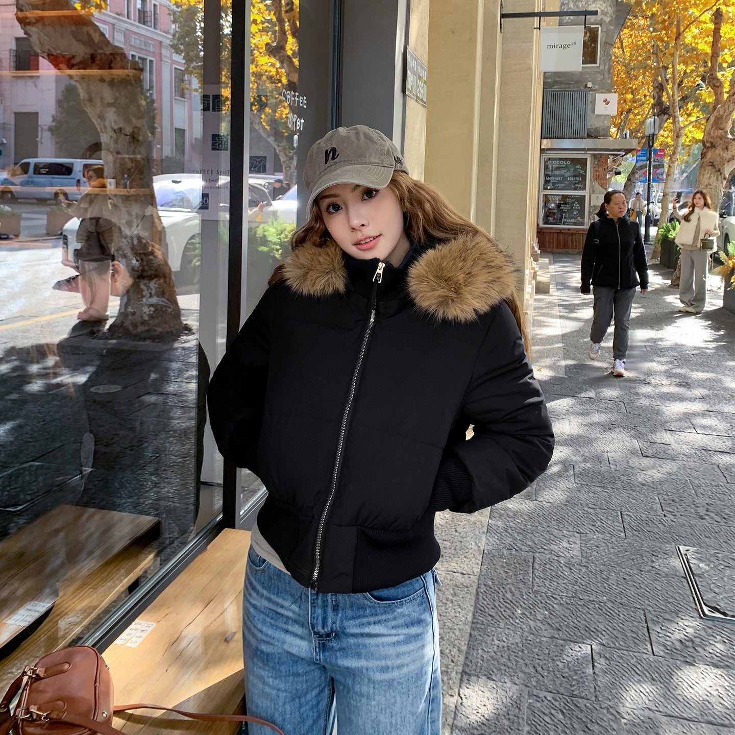 Womens Stylish Waist-cinching Figure-flattering Cropped Coat With A Large Fur-lined Hood