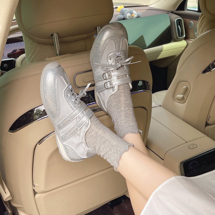 Versatile And Lightweight Retro Flat White Shoes For Women, 2026 New Summer Soft Soled Casual Training Board Shoes