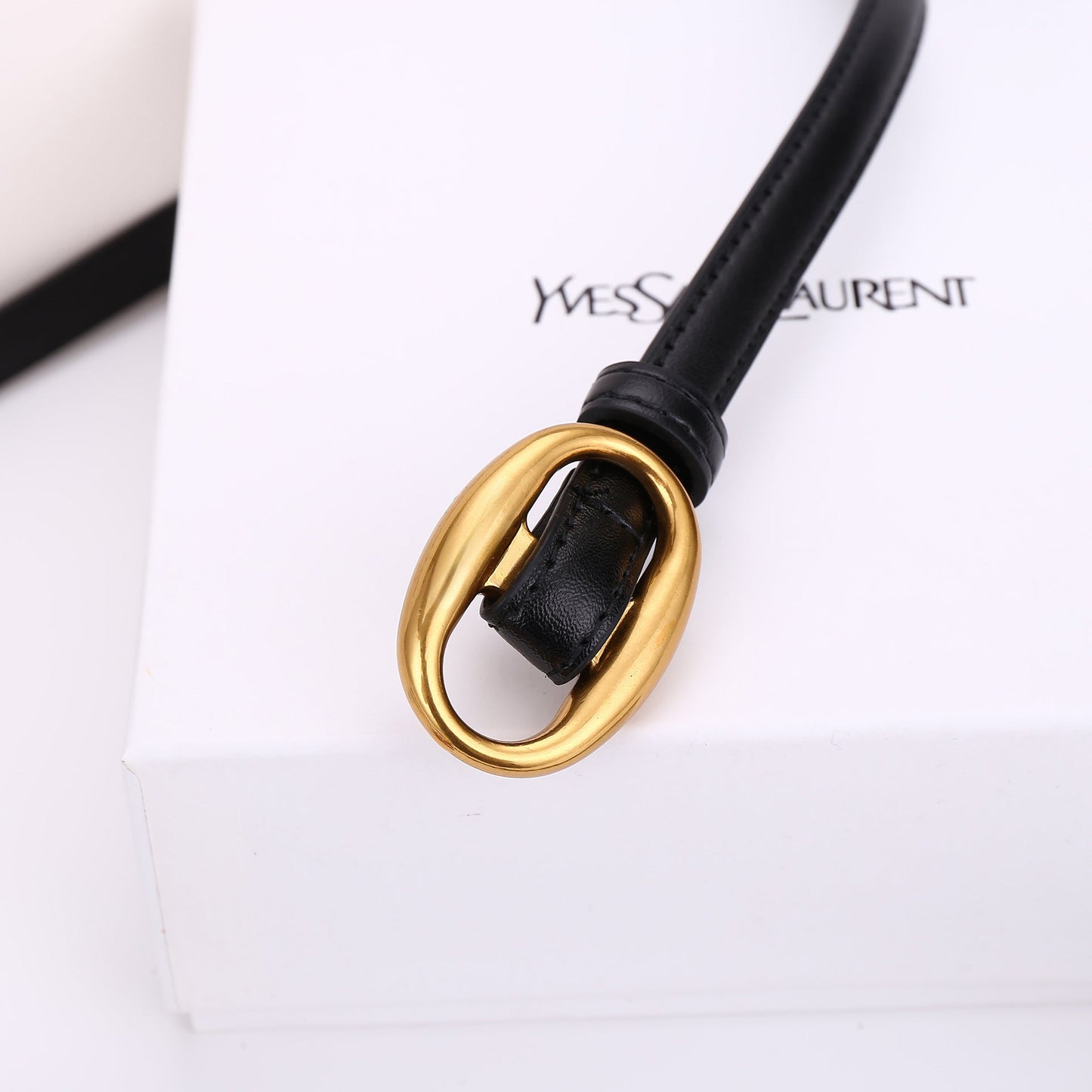 Womens Leather Belt With A Slim Waistband, Made From Smooth Leather And Featuring No Pre-punched Holes