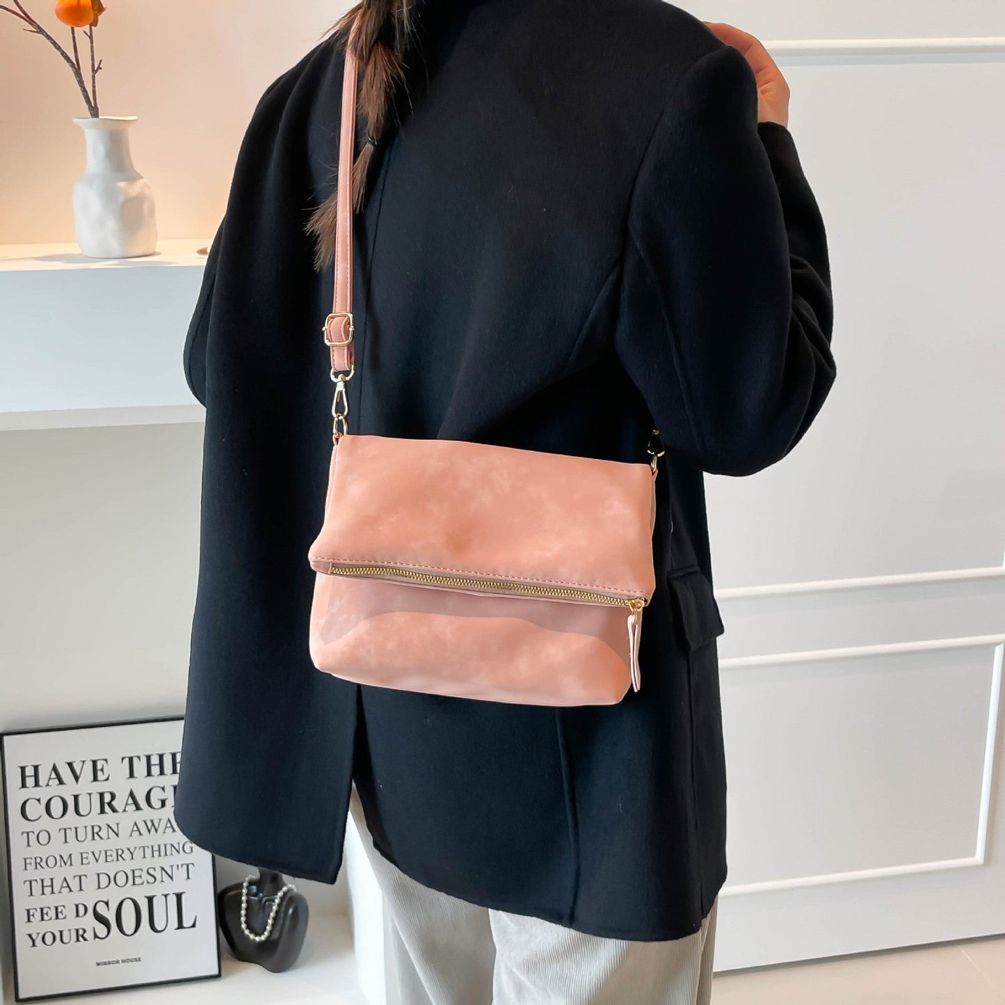 Urban Minimalist Envelope-Style Flap Saddle In PU Leather Crossbody Shoulder Bag