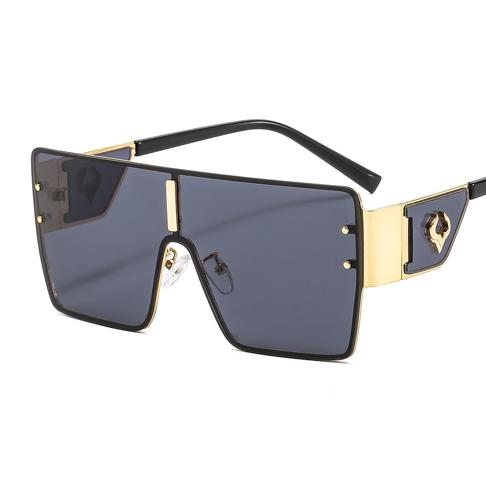 European And American Oversized One-piece Metal Sunglasses With Ox-head EmbellishmentVintage Style