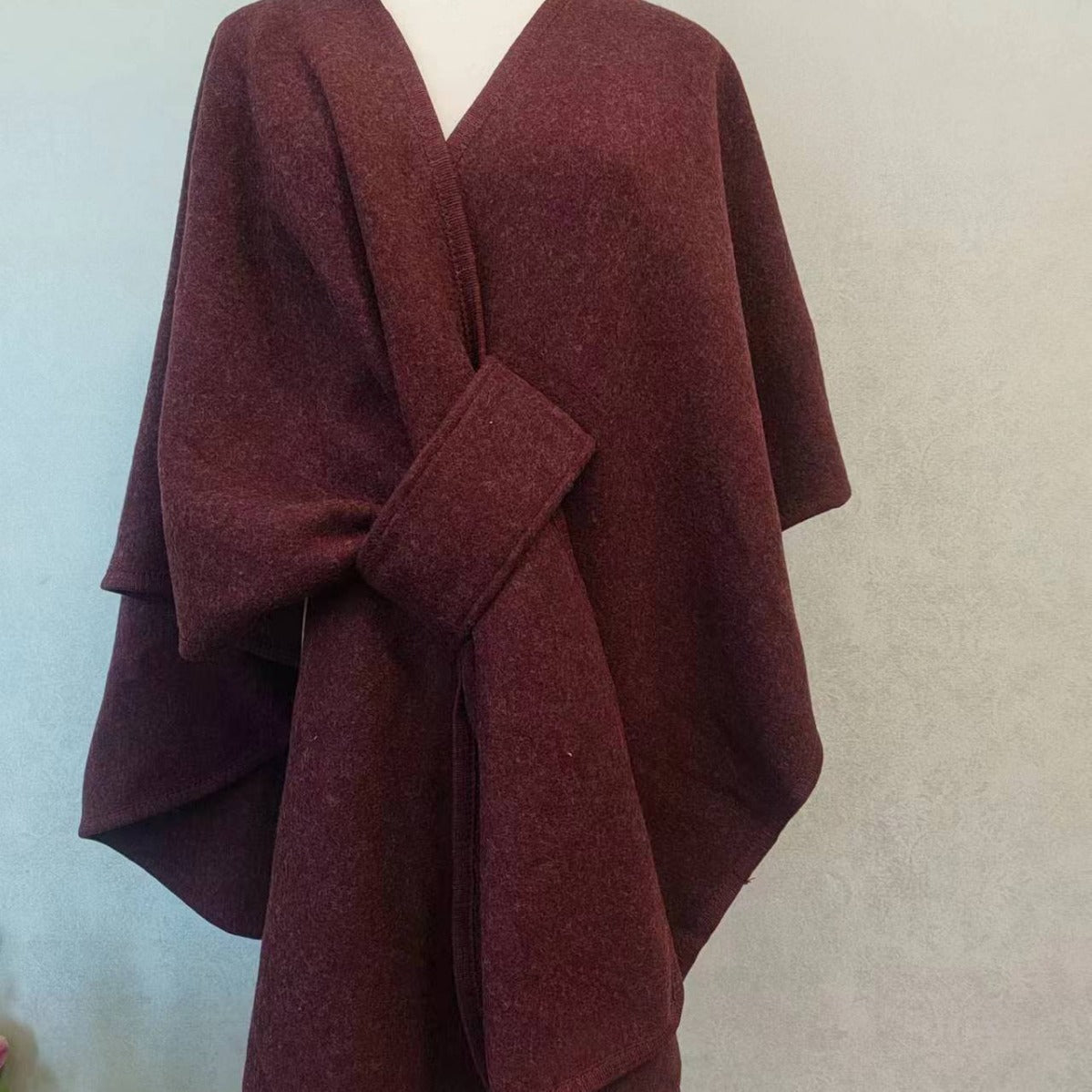 Faux Fur Collar Pom Pom Knitted Cardigan Cape - Women's Warm Winter Shawl Wrap Coat