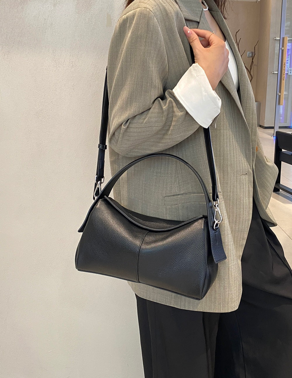 Versatile Womens Tote And Crossbody Bag