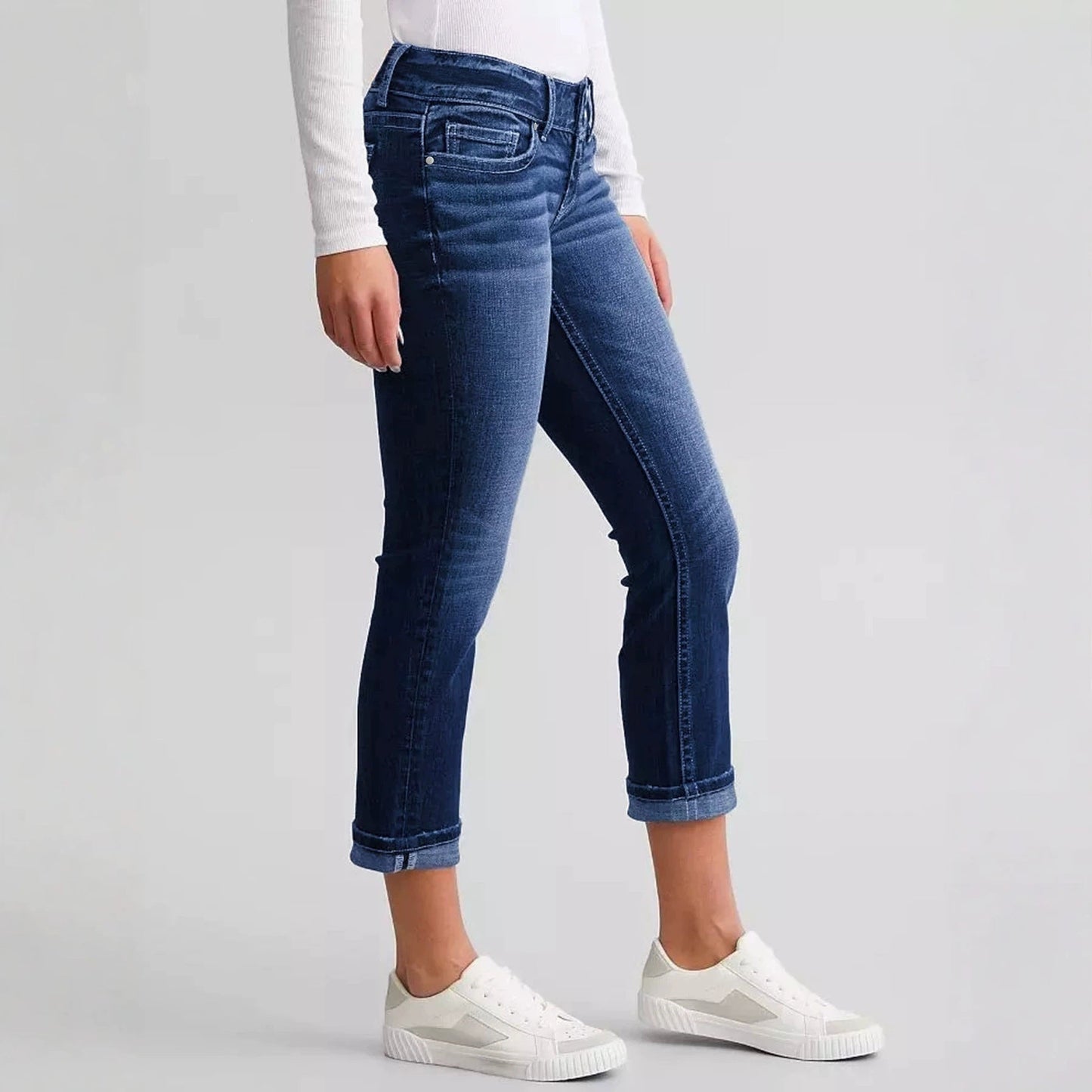 Stylish Blue Frayed-edge Denim Jeans American Street-style With A Unique Flair