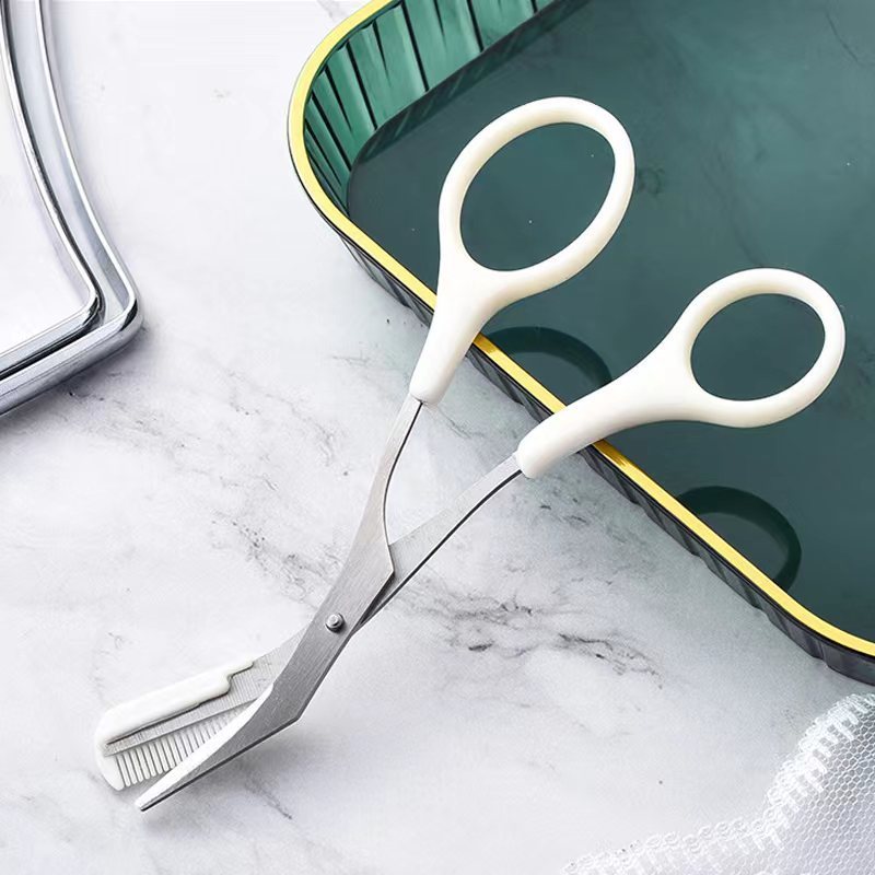 Curved Eyebrow Trimming Knife