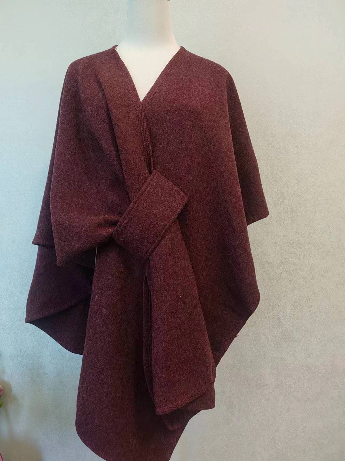 Faux Fur Collar Pom Pom Knitted Cardigan Cape - Women's Warm Winter Shawl Wrap Coat