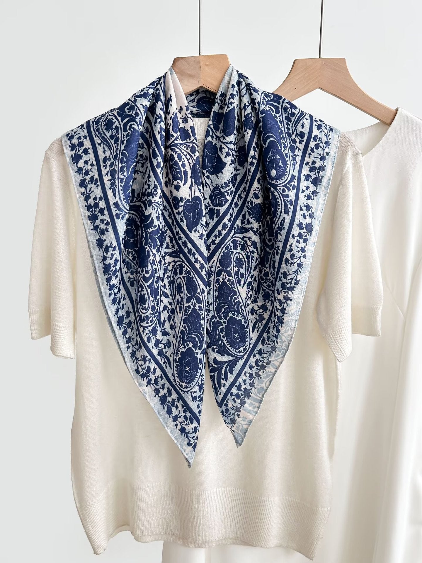 Women's Vintage High-end Outer Silk Scarf