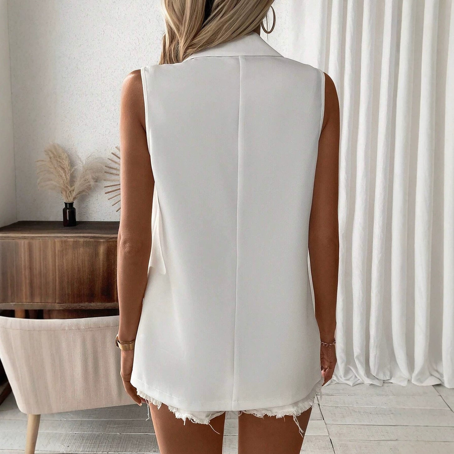 Elegant Commuter Structured Blazer Vest With Two Pockets