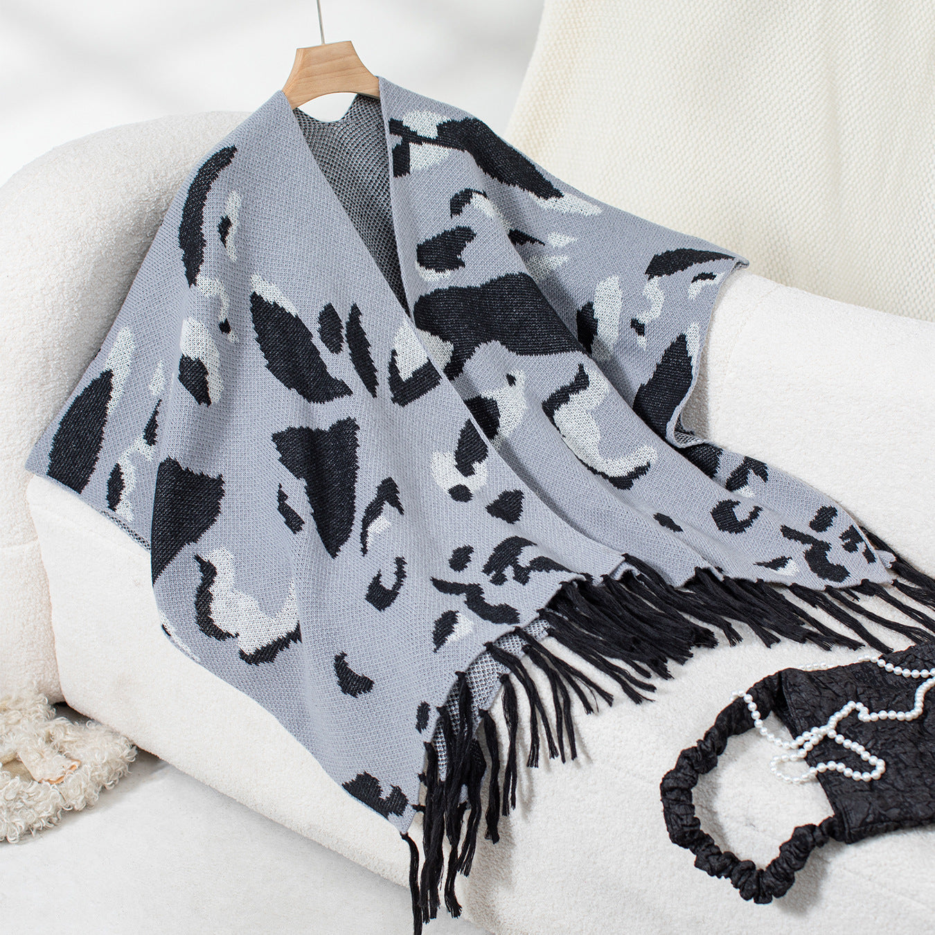 Drizzle-Color Leopard-Print Knitted Tassel CapeShoulder Wrap For Women
