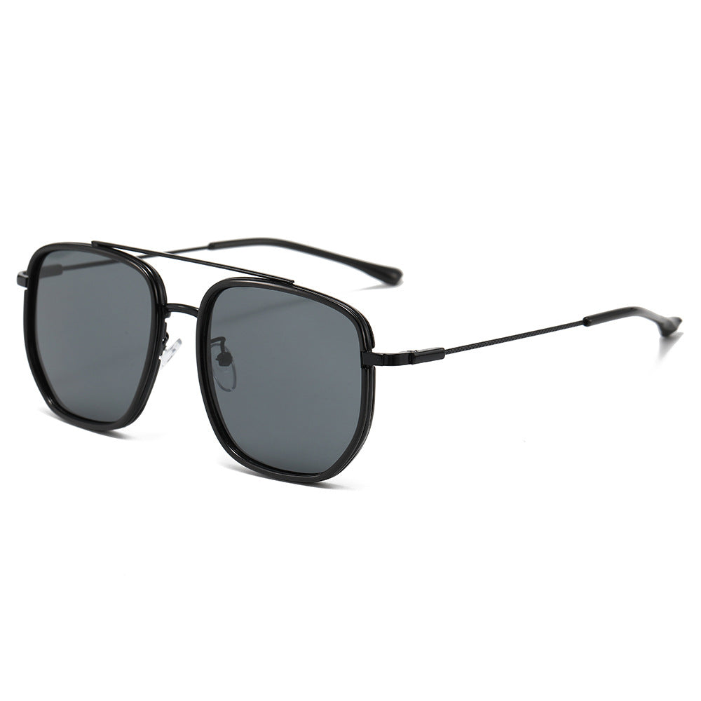 Fashionable Oversized Metal Sunglasses With A Premium Feel