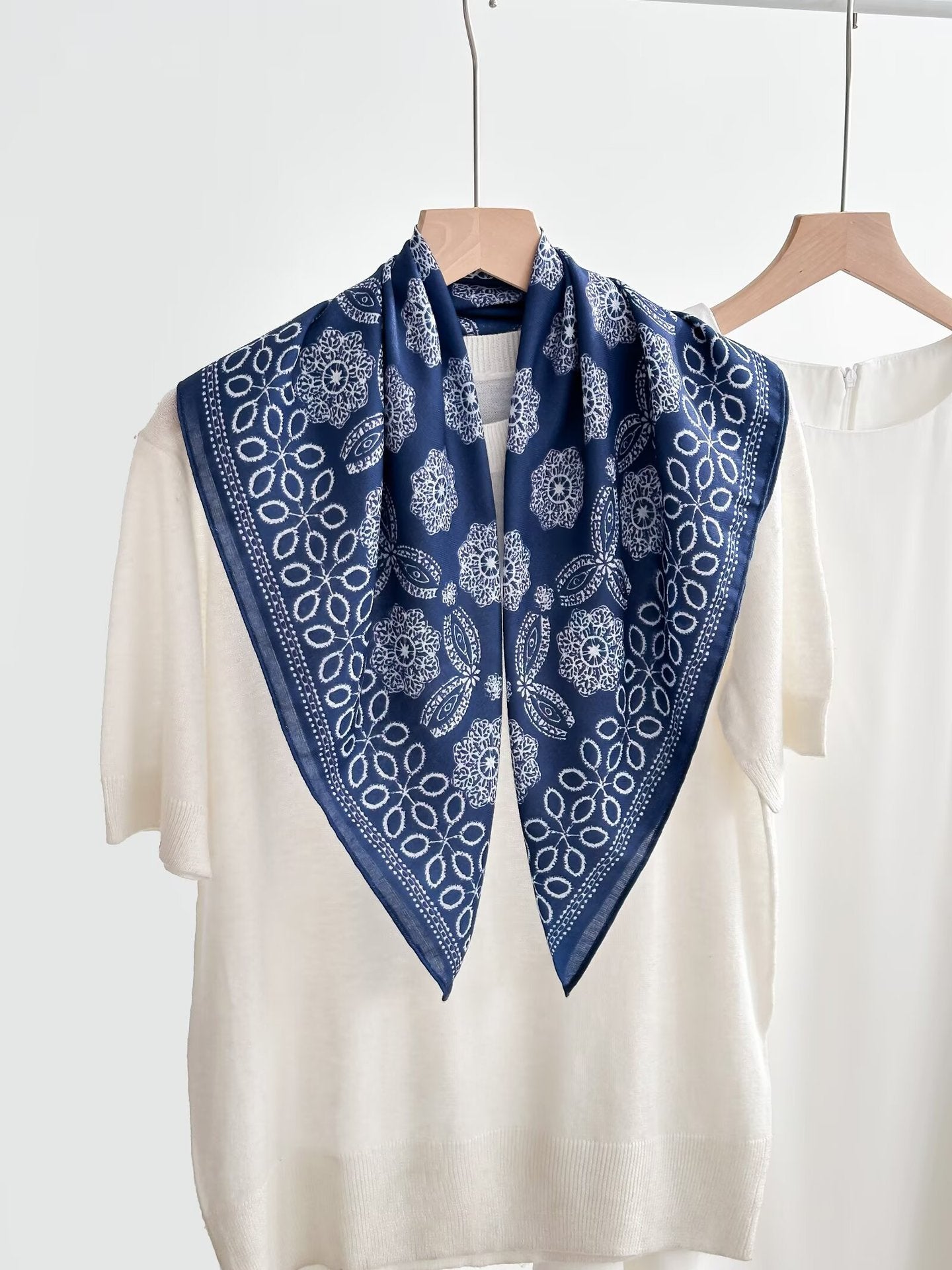 Women's Vintage High-end Outer Silk Scarf