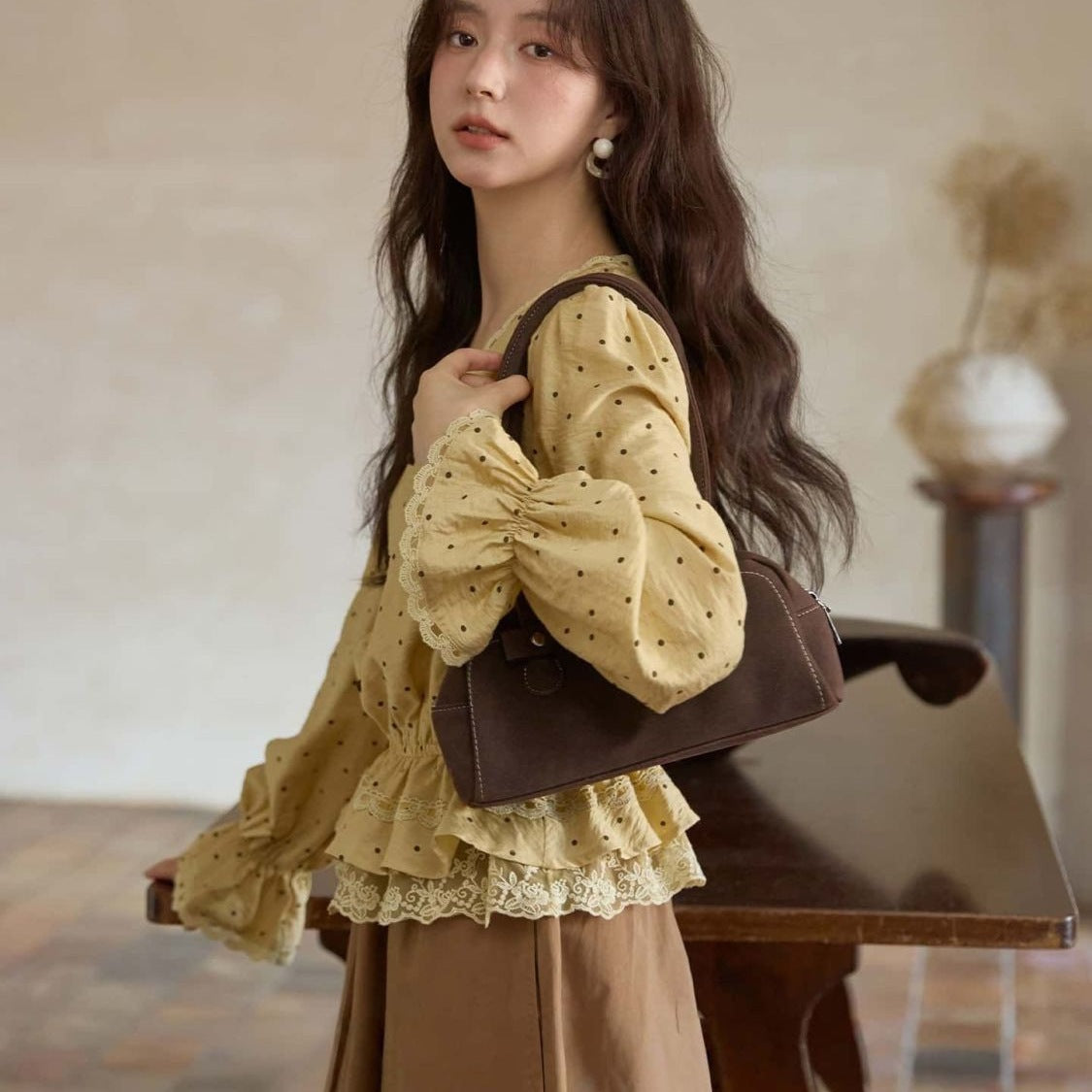 Yellow Polka-Dot Linen Blouse For Women Lace-Trimmed V-Neck Commuter-Style Designer Top