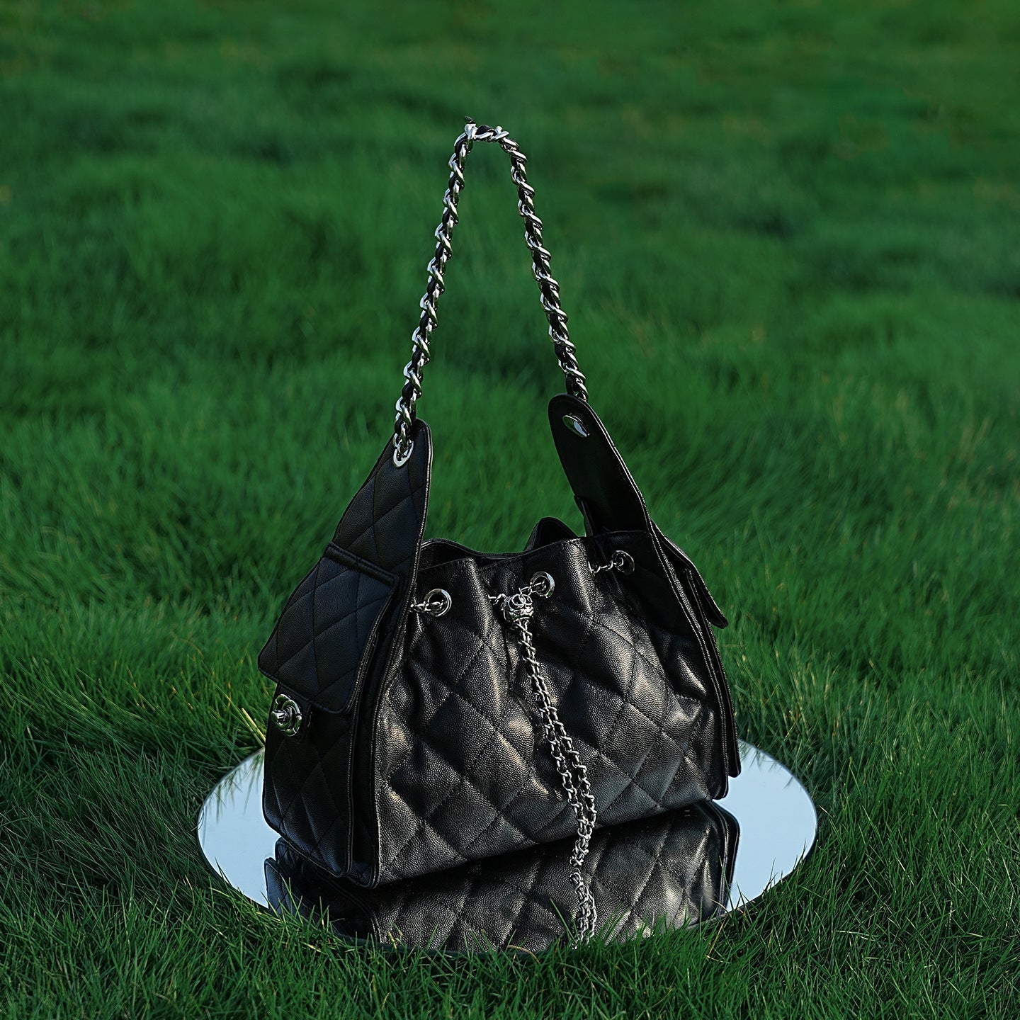 Caviar-patterned Genuine Leather Hobo Shoulder Bag With A Diamond-quilted Design